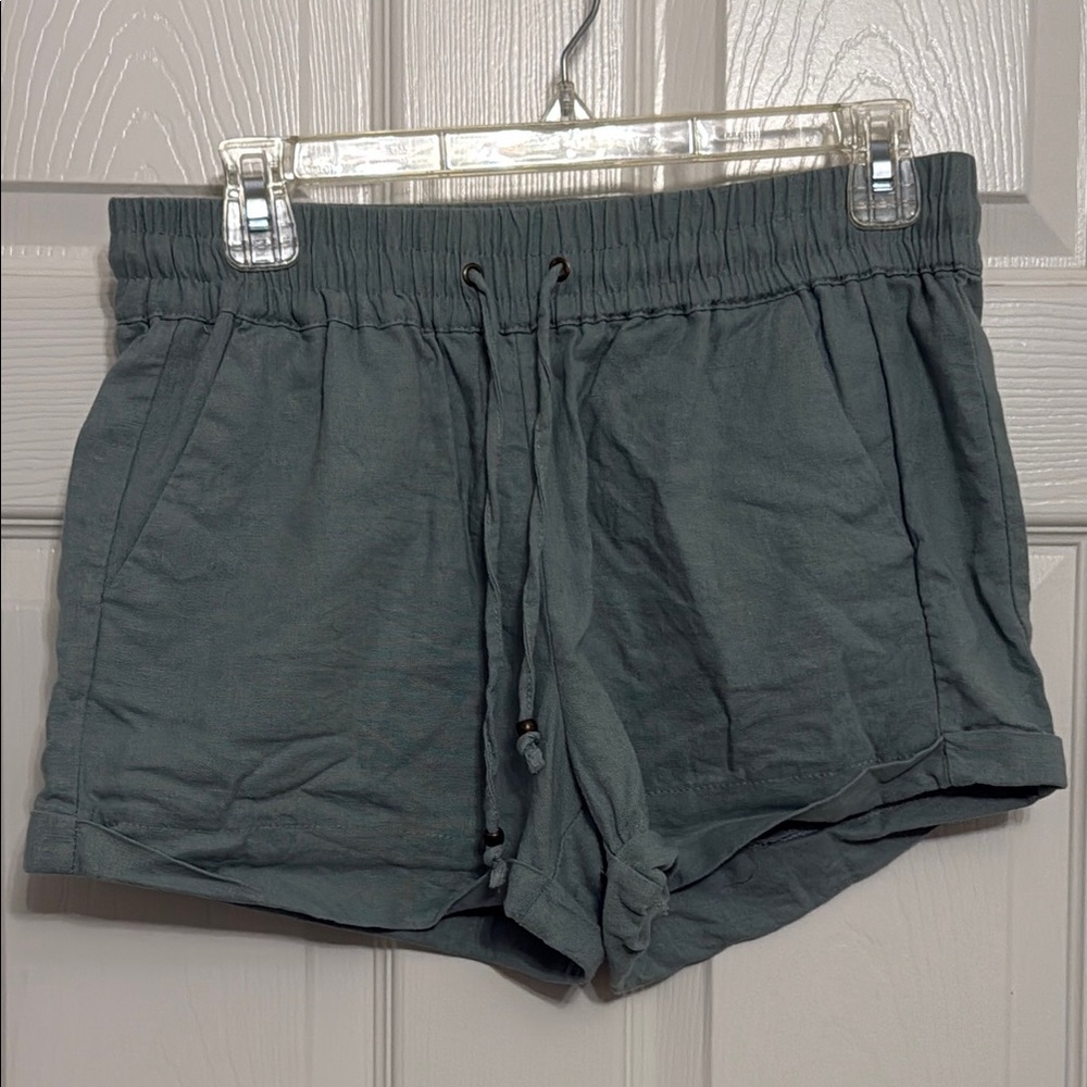 💥5/$25 Love Tree Green Gray High Waist Shorts